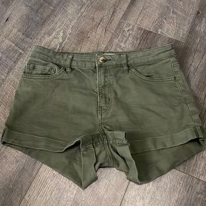 H&M green shorts